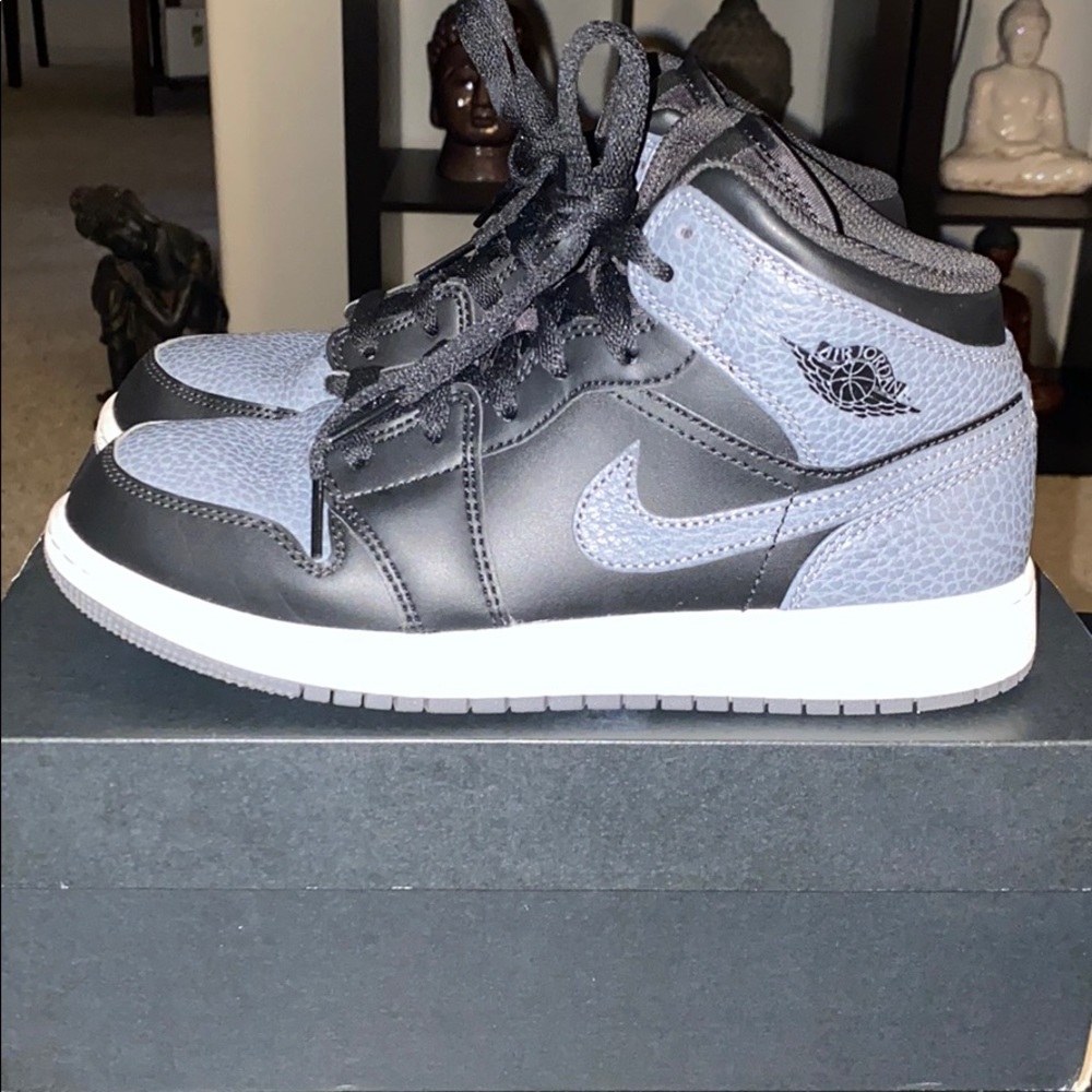 Jordan 1 MID - Picture 6 of 6